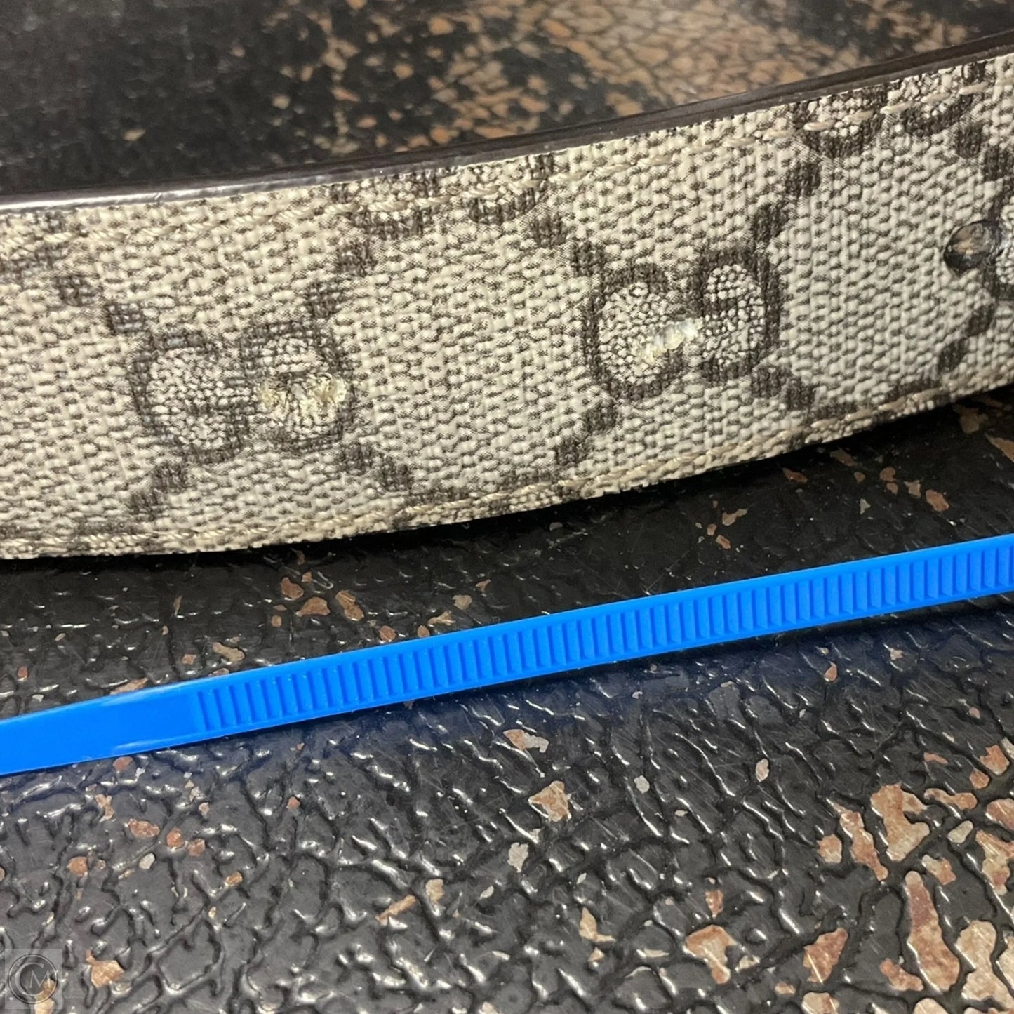 Belt Luxury Designer By Gucci, Size: Small