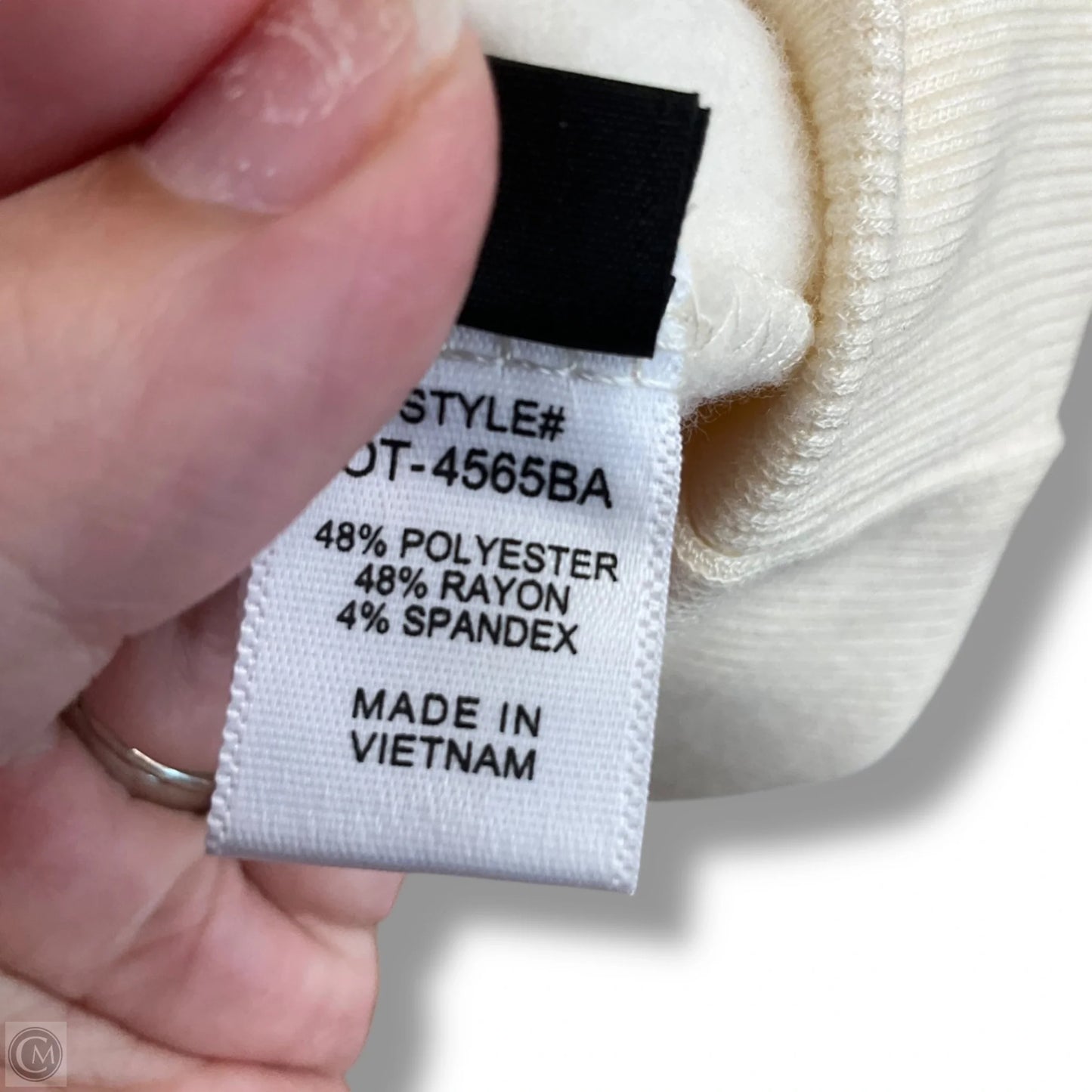 Sweatshirt Crewneck By Judith March In Cream, Size: M