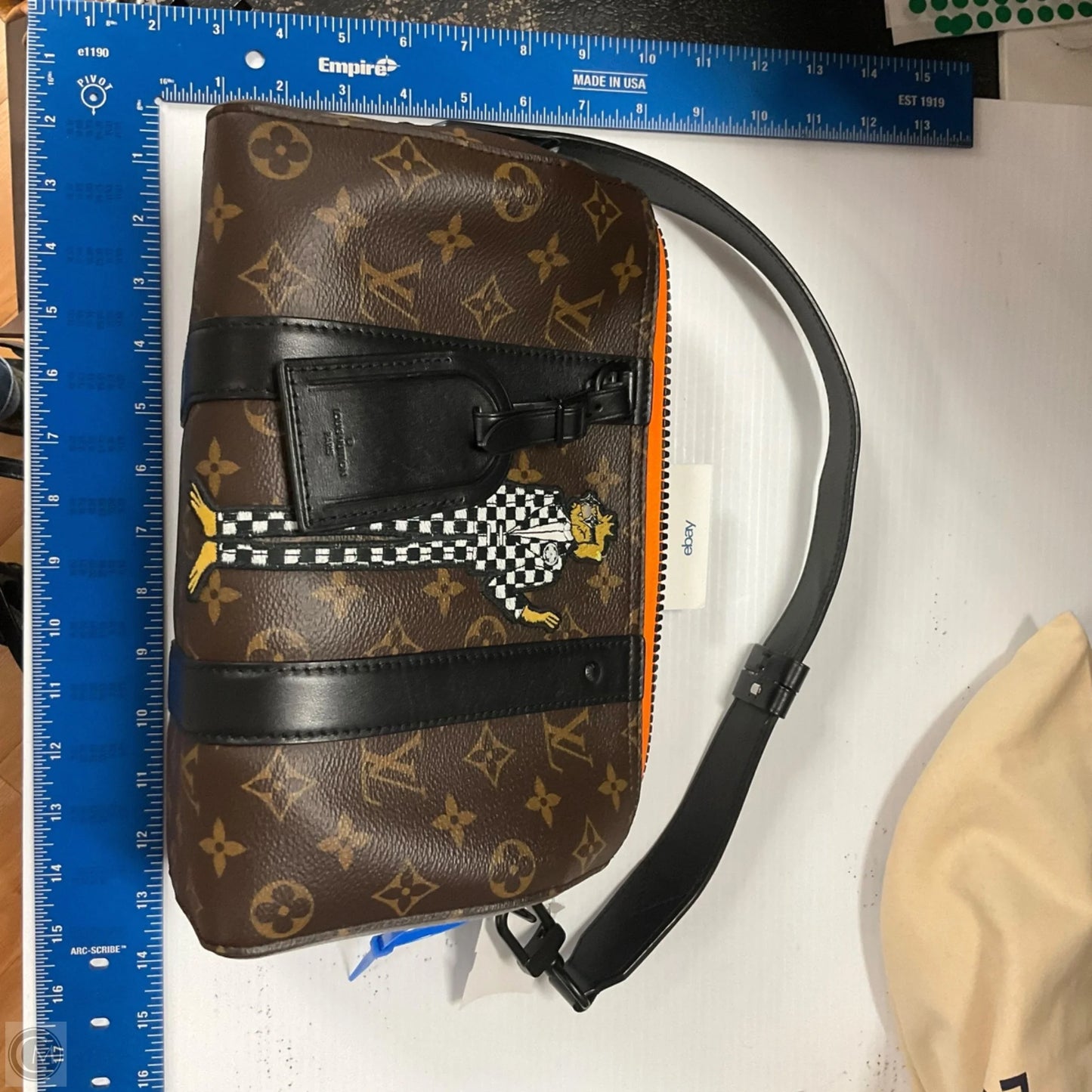 Crossbody Luxury Designer By Louis Vuitton, Size: Medium