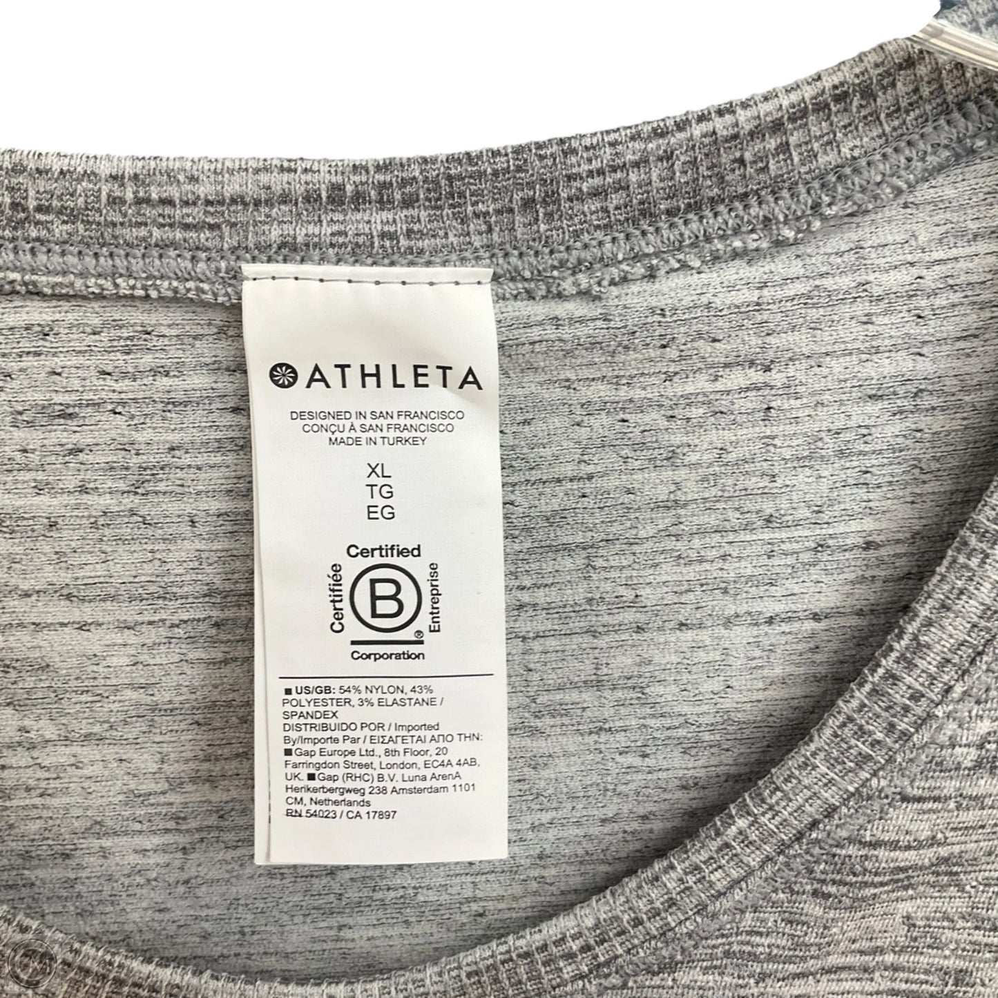 Athletic Top Long Sleeve Crewneck By Athleta In Grey, Size: Xl