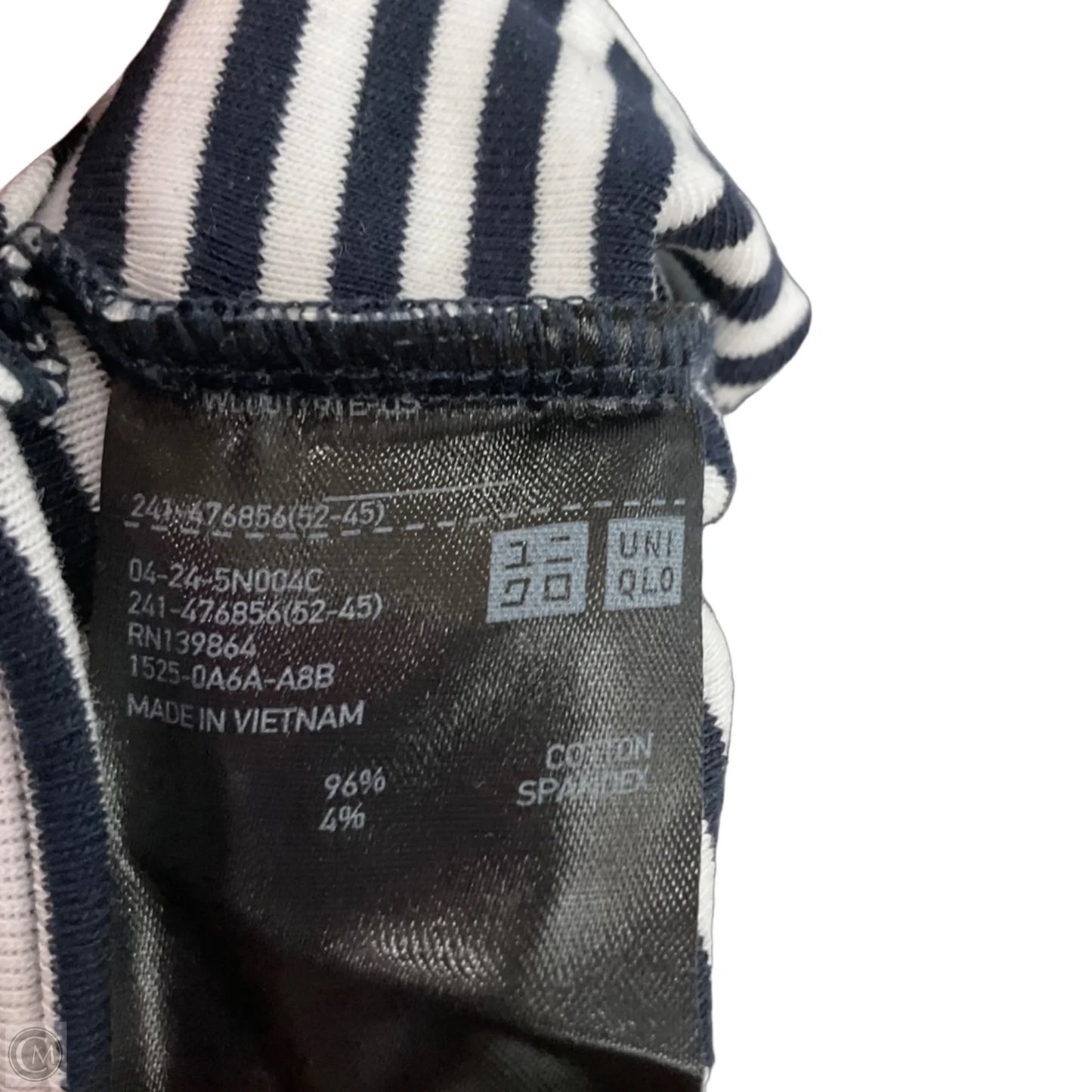Top Short Sleeve By Uniqlo In Striped Pattern, Size: L