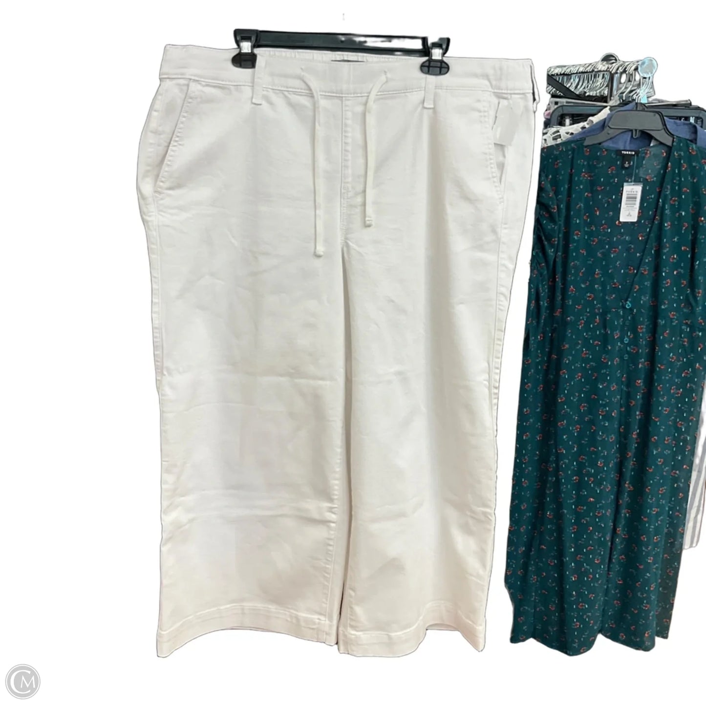 Pants Cropped By Torrid In White, Size: 18