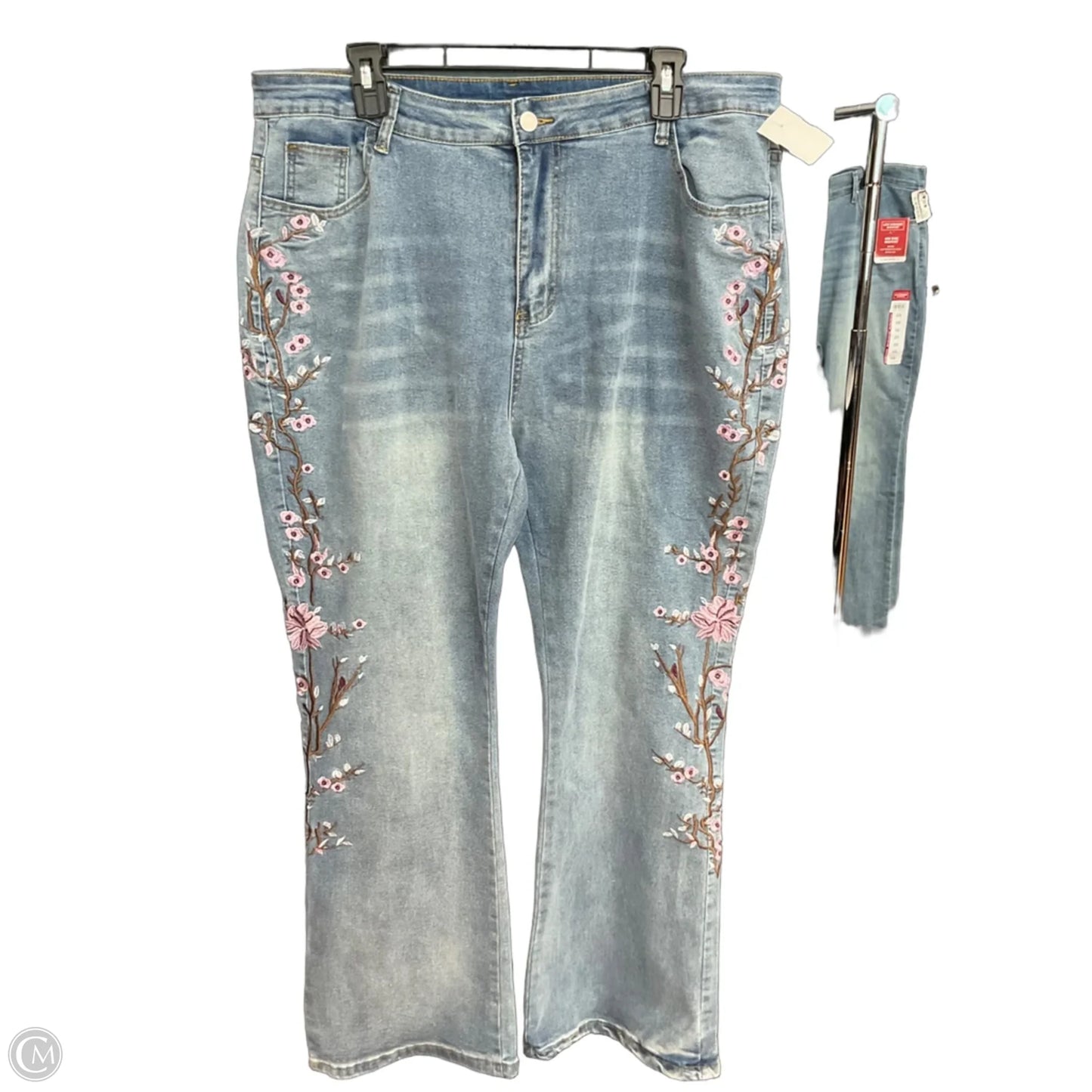 Jeans Flared By Clothes Mentor In Blue Denim, Size: 3x