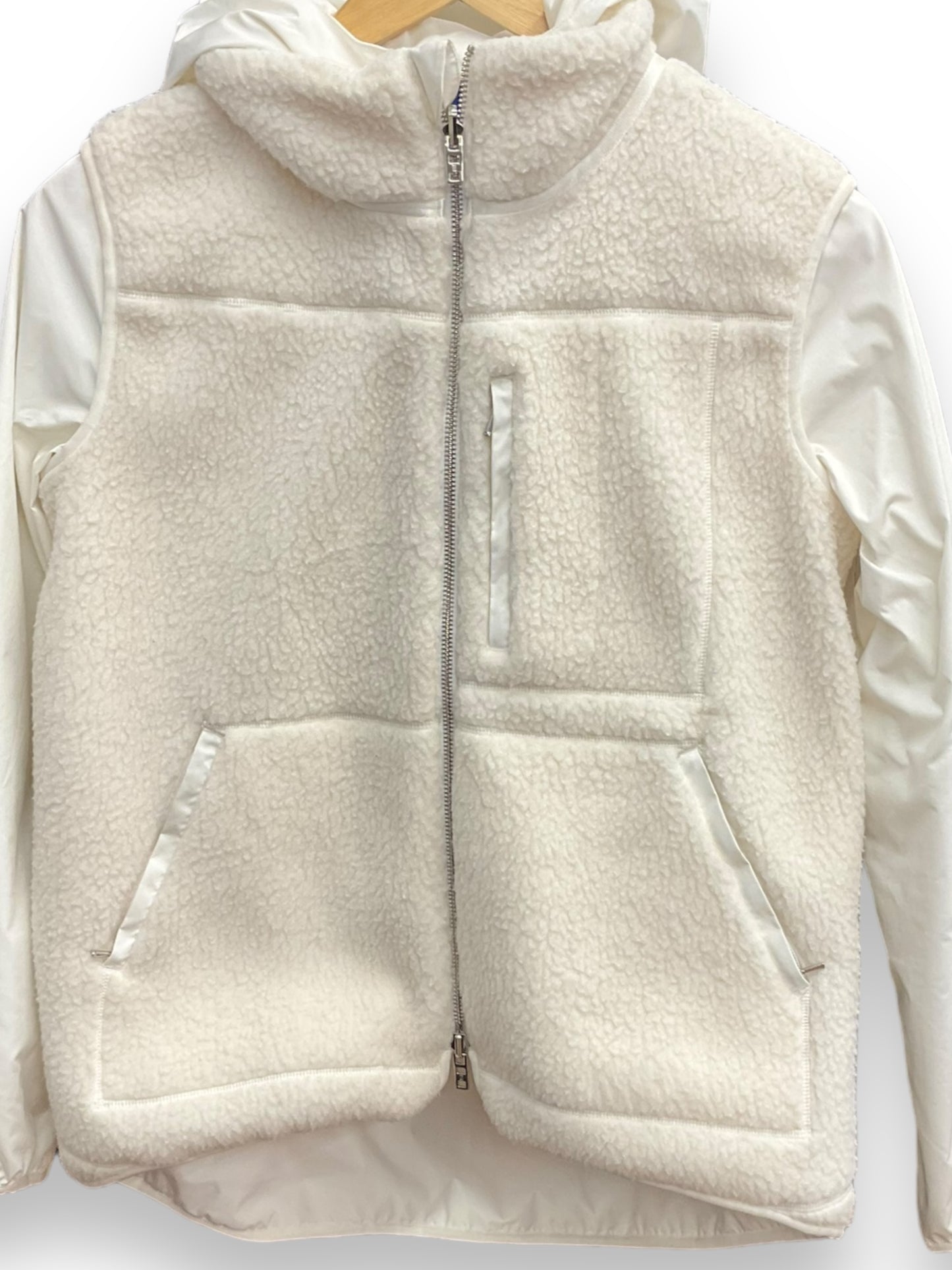 Jacket Faux Fur & Sherpa By Cmb In White, Size: Xs