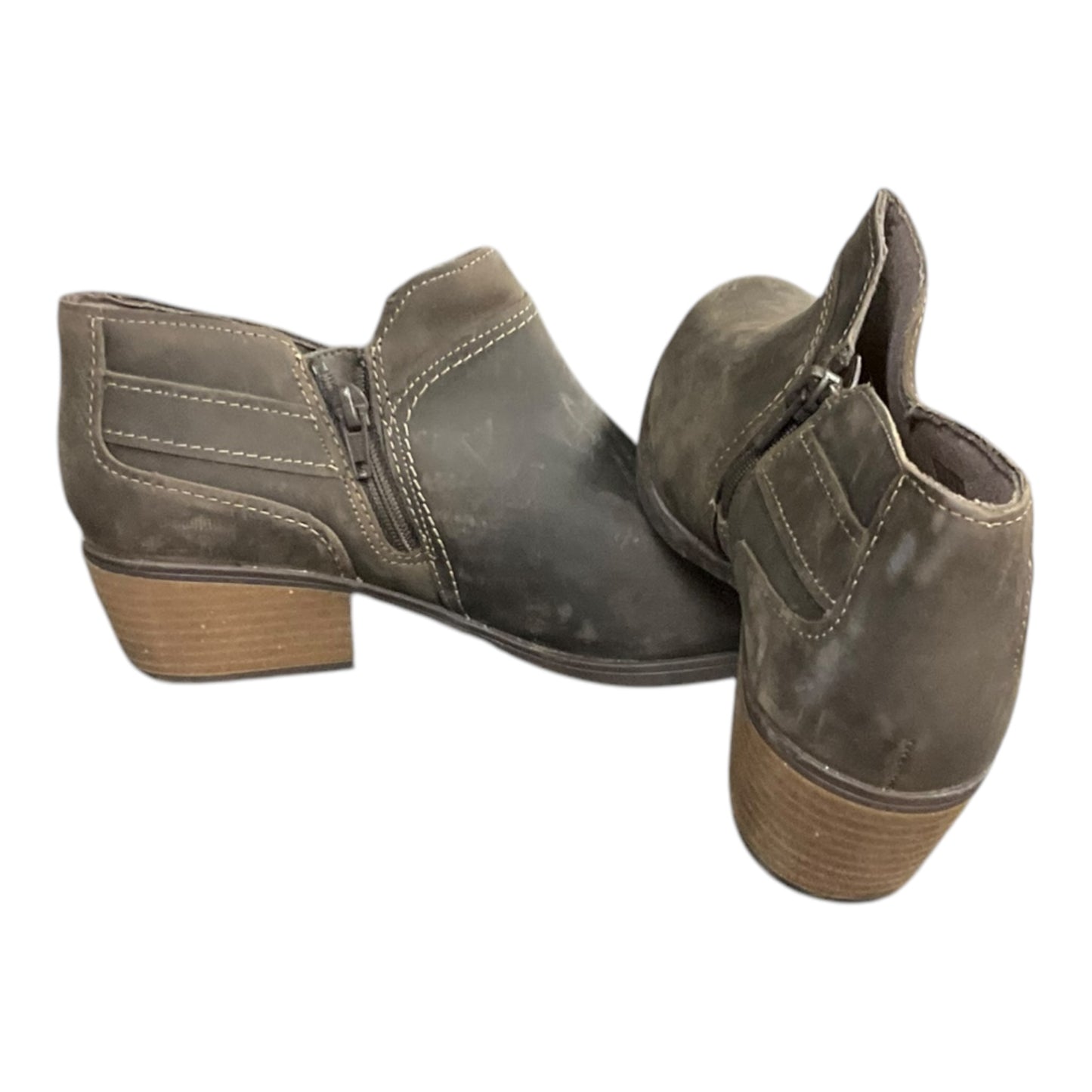 Boots Ankle Flats By Clarks In Taupe, Size: 8.5