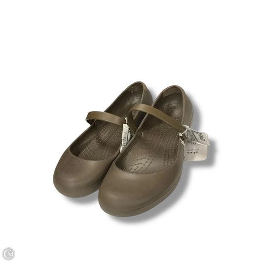 Shoes Flats By Crocs In Bronze, Size: 9