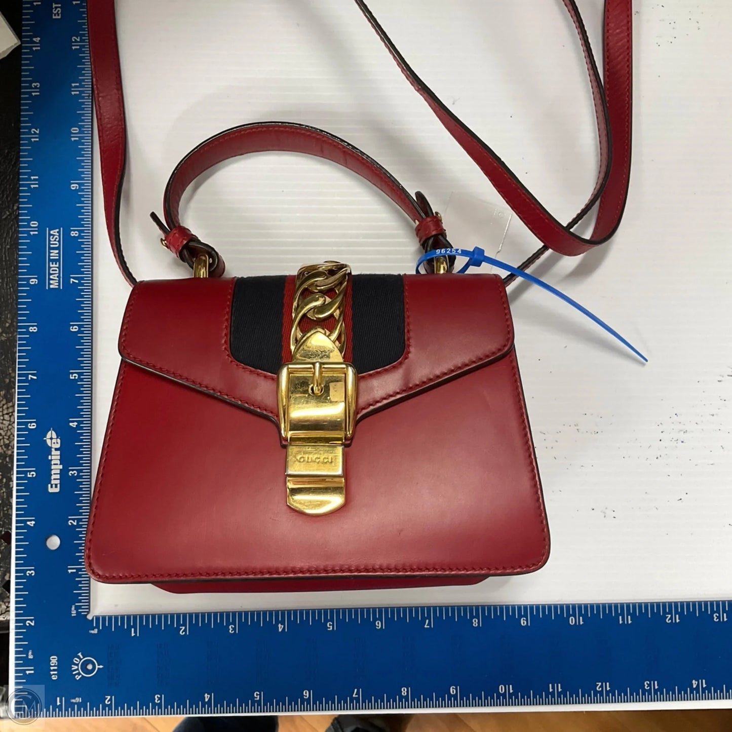 Handbag Luxury Designer By Gucci, Size: Small