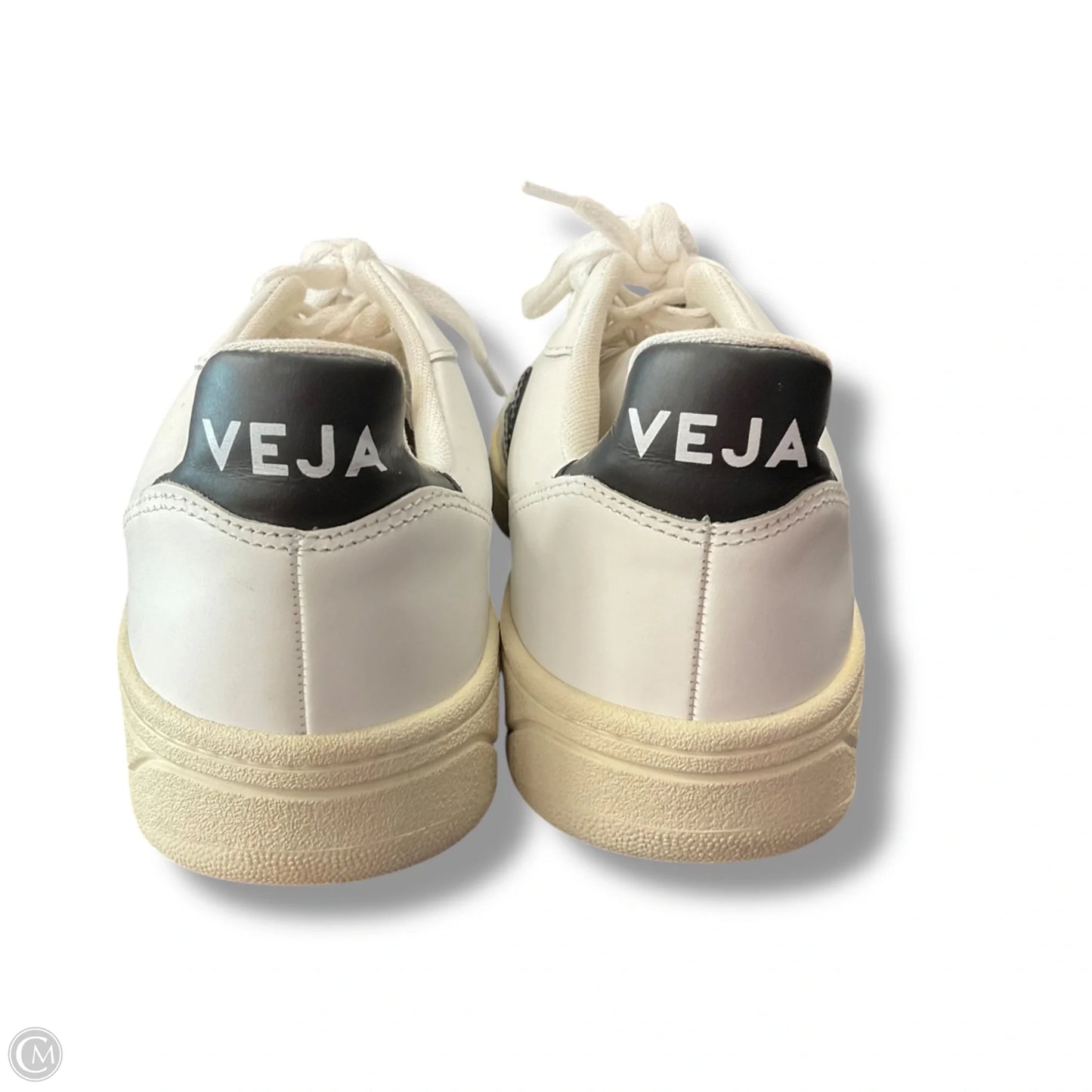 Shoes Sneakers By Veja In Black & White, Size: 9