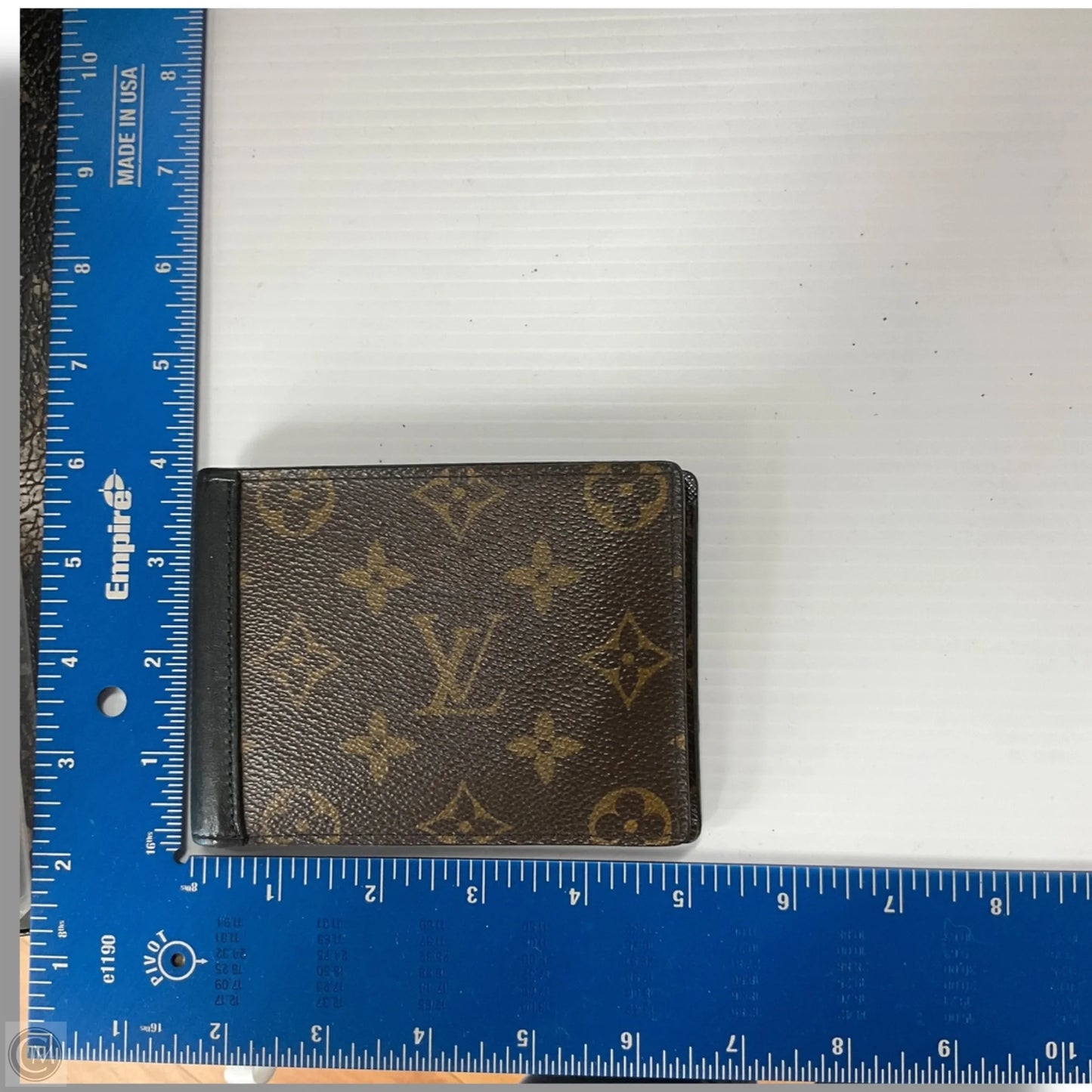 Wallet Luxury Designer By Louis Vuitton, Size: Medium