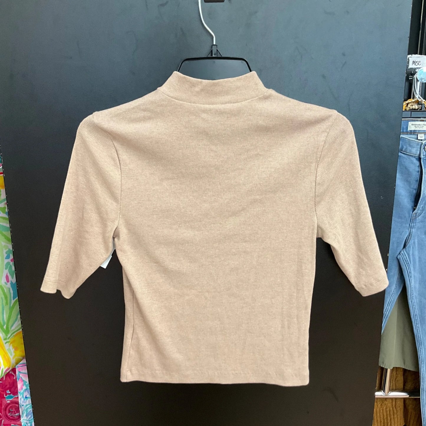 Top Short Sleeve By Express Design Studio In Tan, Size: M