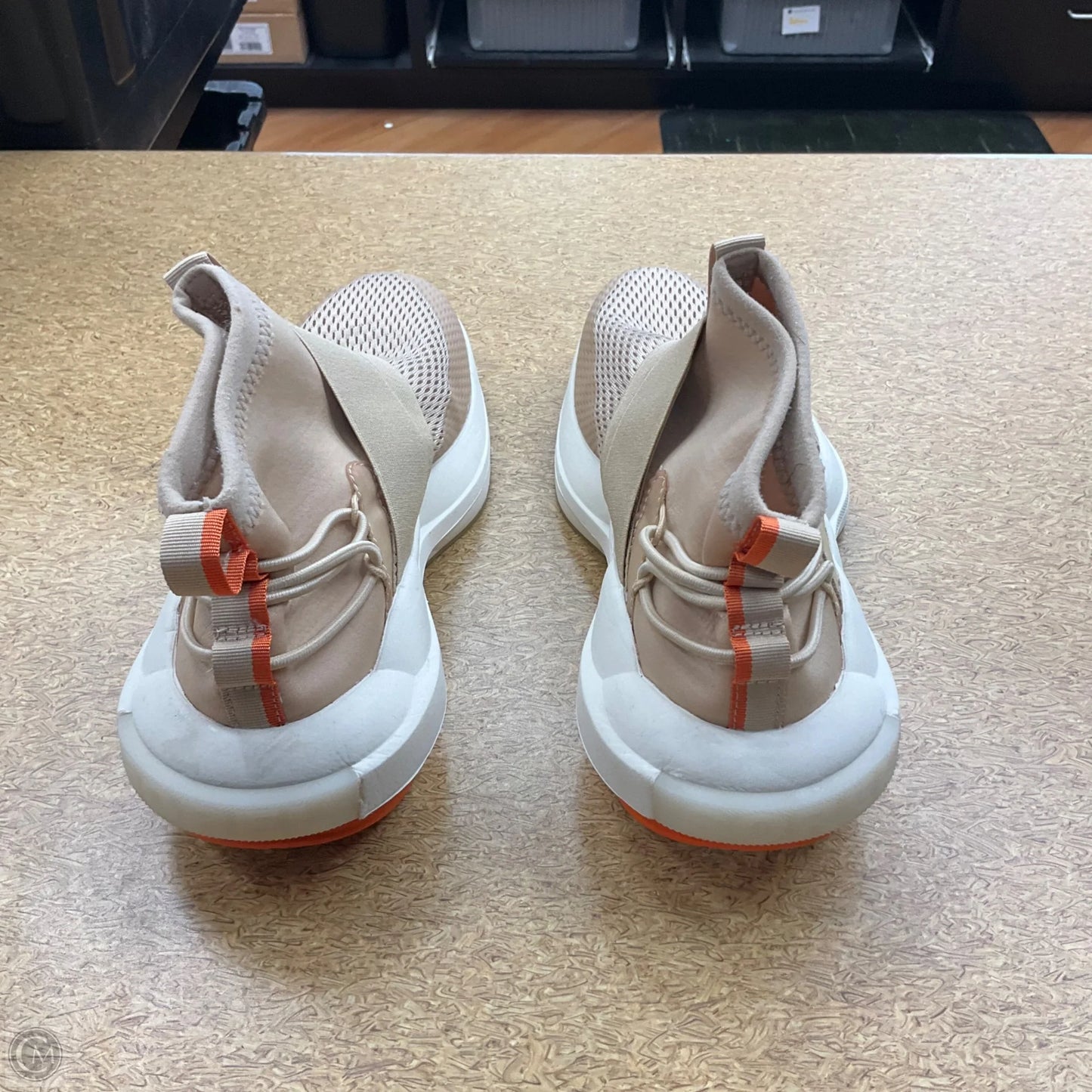 Shoes Athletic By Sorel In Tan & White, Size: 9.5