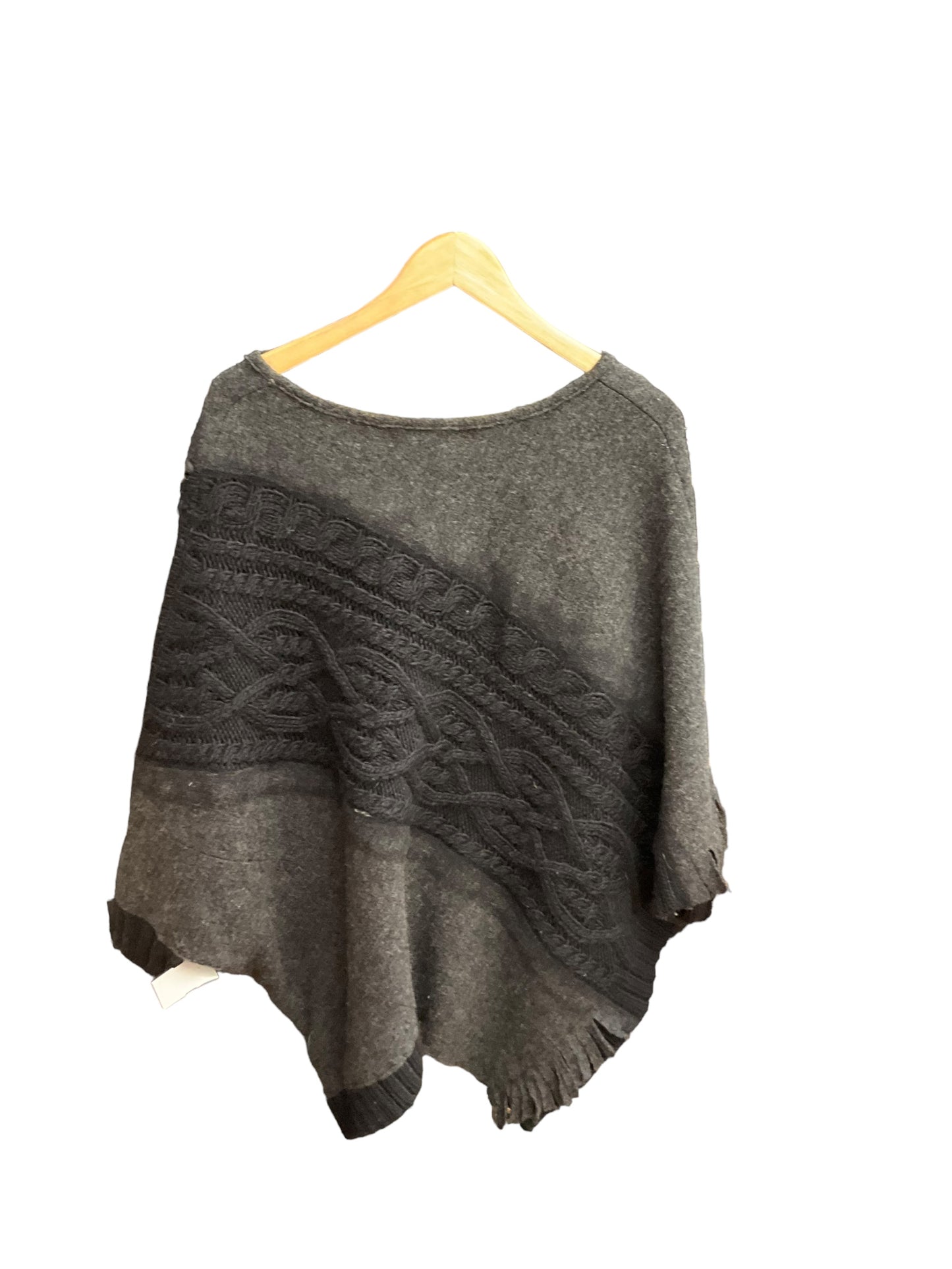 Poncho By Sleeping On Snow In Black & Grey, Size: Xs