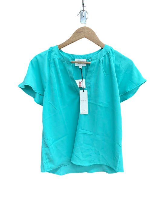 Top Short Sleeve By Olive And Oak  Size: S