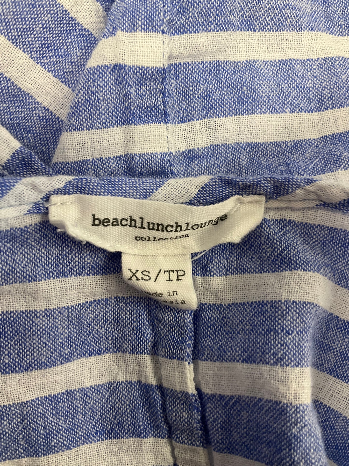 Top Short Sleeve By Beachlunchlounge  Size: Xs