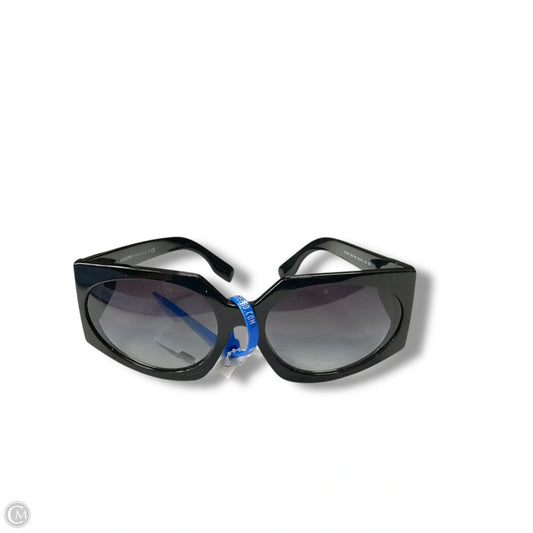 Sunglasses Luxury Designer By Burberry, Size: Medium