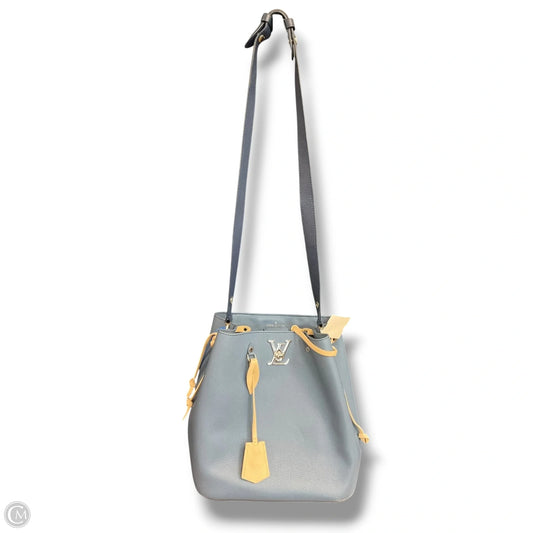 Handbag Luxury Designer By Louis Vuitton, Size: Medium