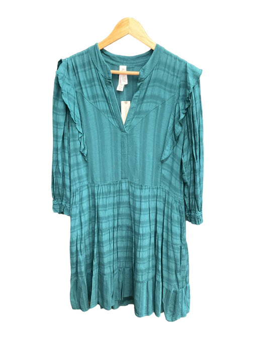 Dress Casual Short By Amadi In Green, Size: M