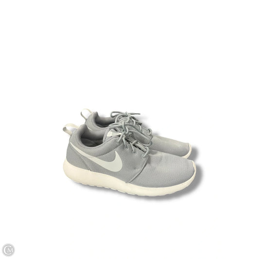 Shoes Athletic By Nike In Grey, Size: 9