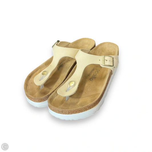 Sandals Flats By Birkenstock In Tan, Size: 7