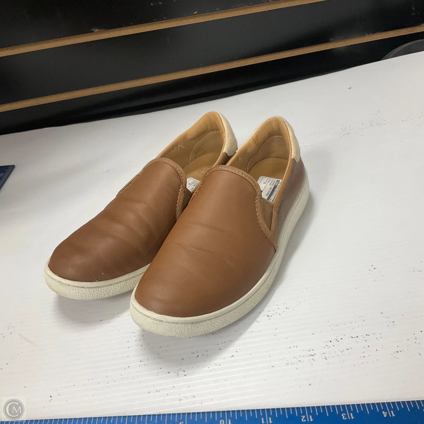 Shoes Designer By Ugg In Brown, Size: 6