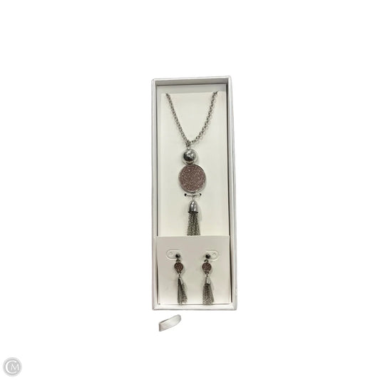 Necklace Set By Clothes Mentor, Size: 02 Piece Set