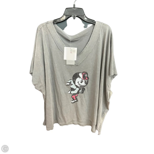 Top Short Sleeve By Cmc In Grey, Size: 2x