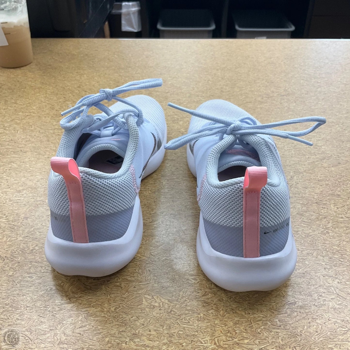 Shoes Athletic By Nike In Cream, Size: 9.5