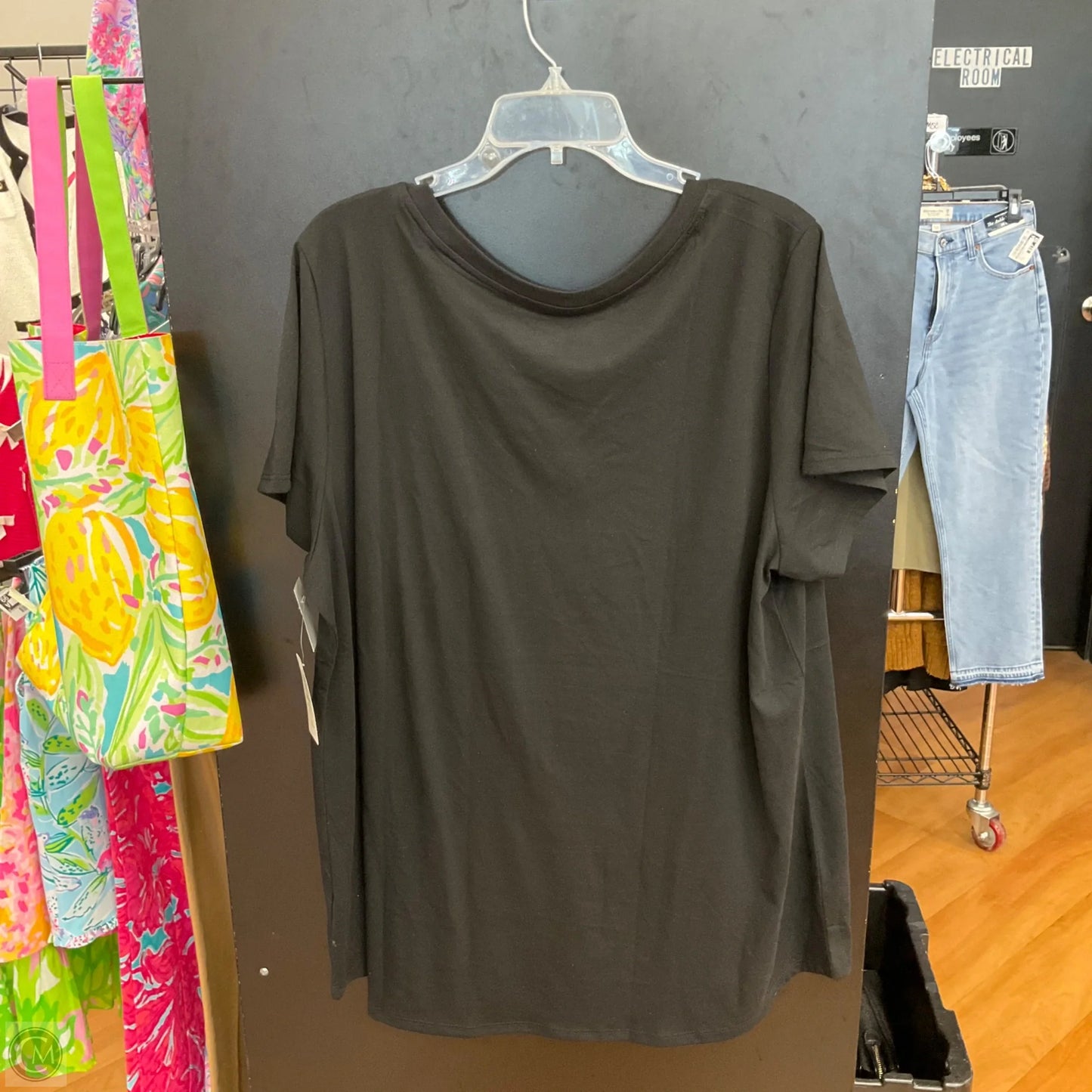 Top Short Sleeve By Torrid In Black, Size: 3x