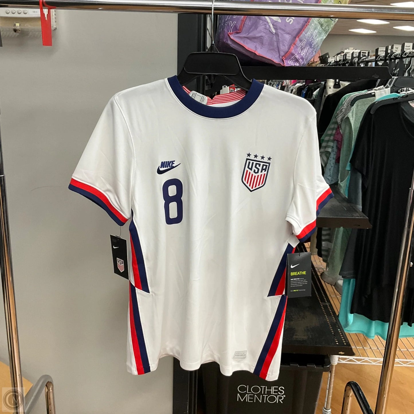 Athletic Top Short Sleeve By Nike In White, Size: M