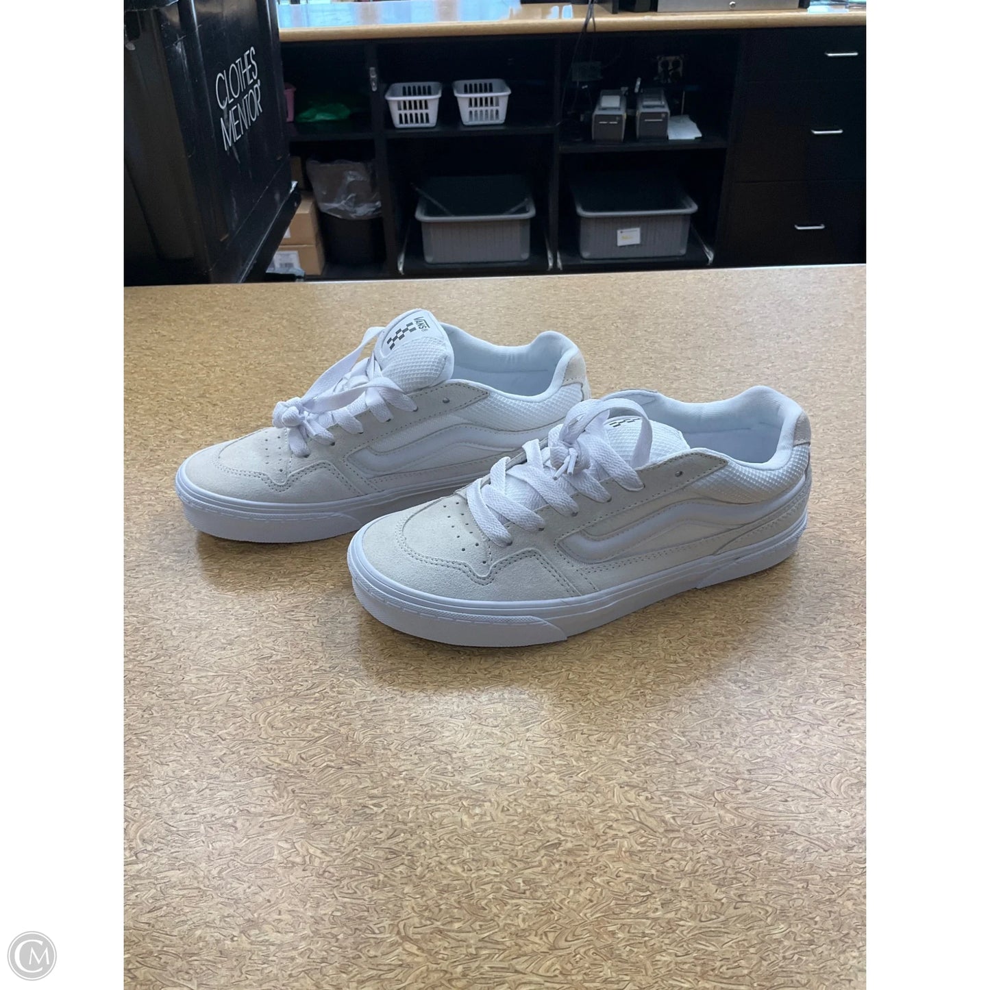 Shoes Athletic By Vans In White, Size: 9.5
