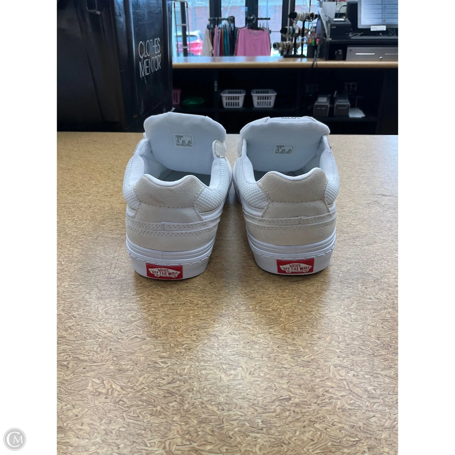 Shoes Athletic By Vans In White, Size: 9.5