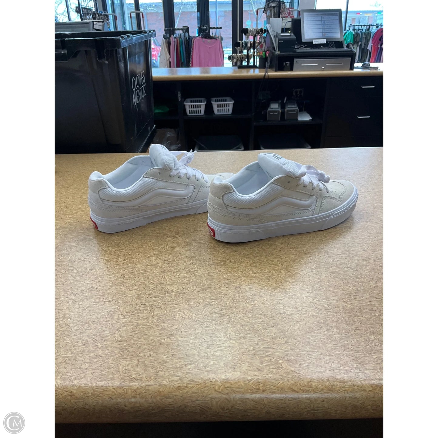 Shoes Athletic By Vans In White, Size: 9.5