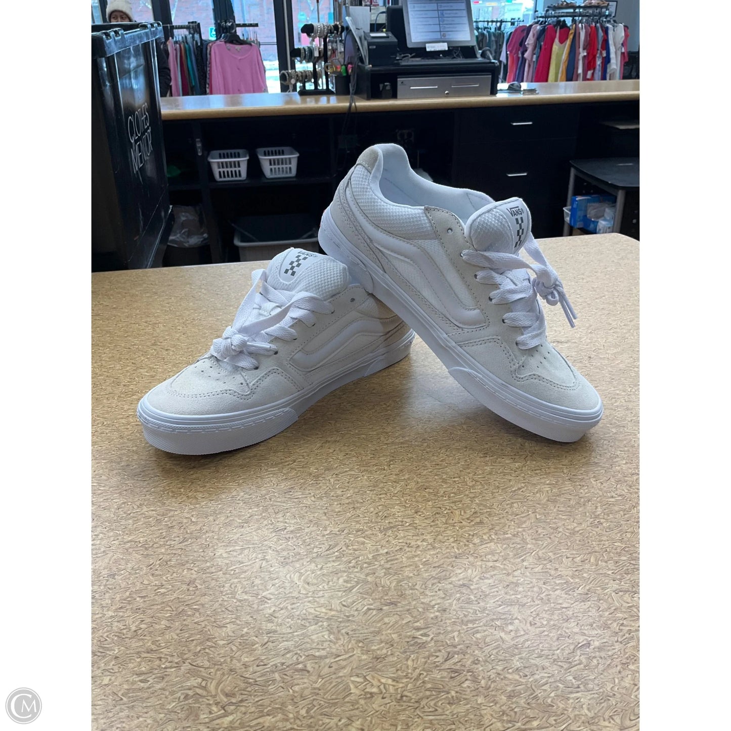 Shoes Athletic By Vans In White, Size: 9.5