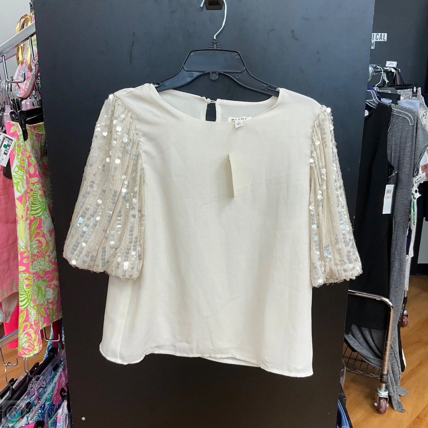 Top Short Sleeve By Mi Ami In White, Size: S