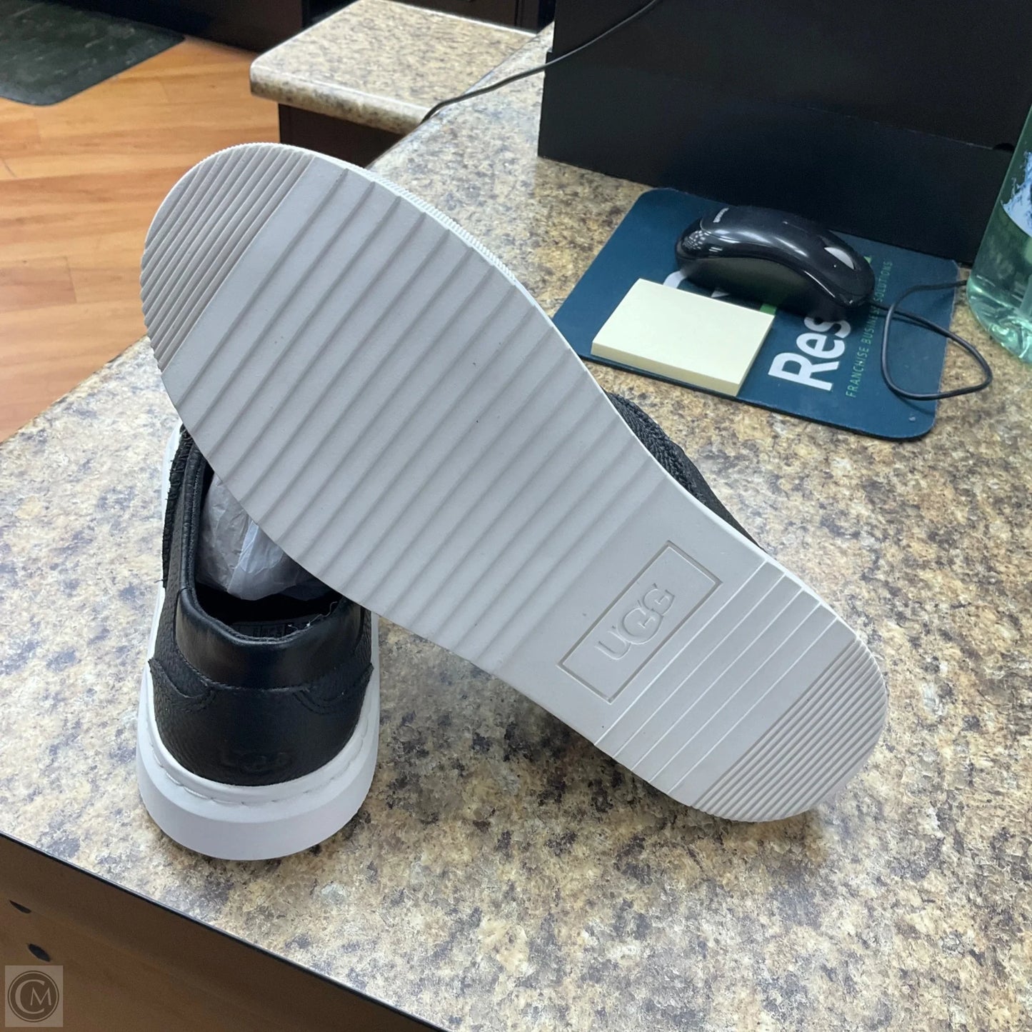 Shoes Designer By Ugg In Black, Size: 7