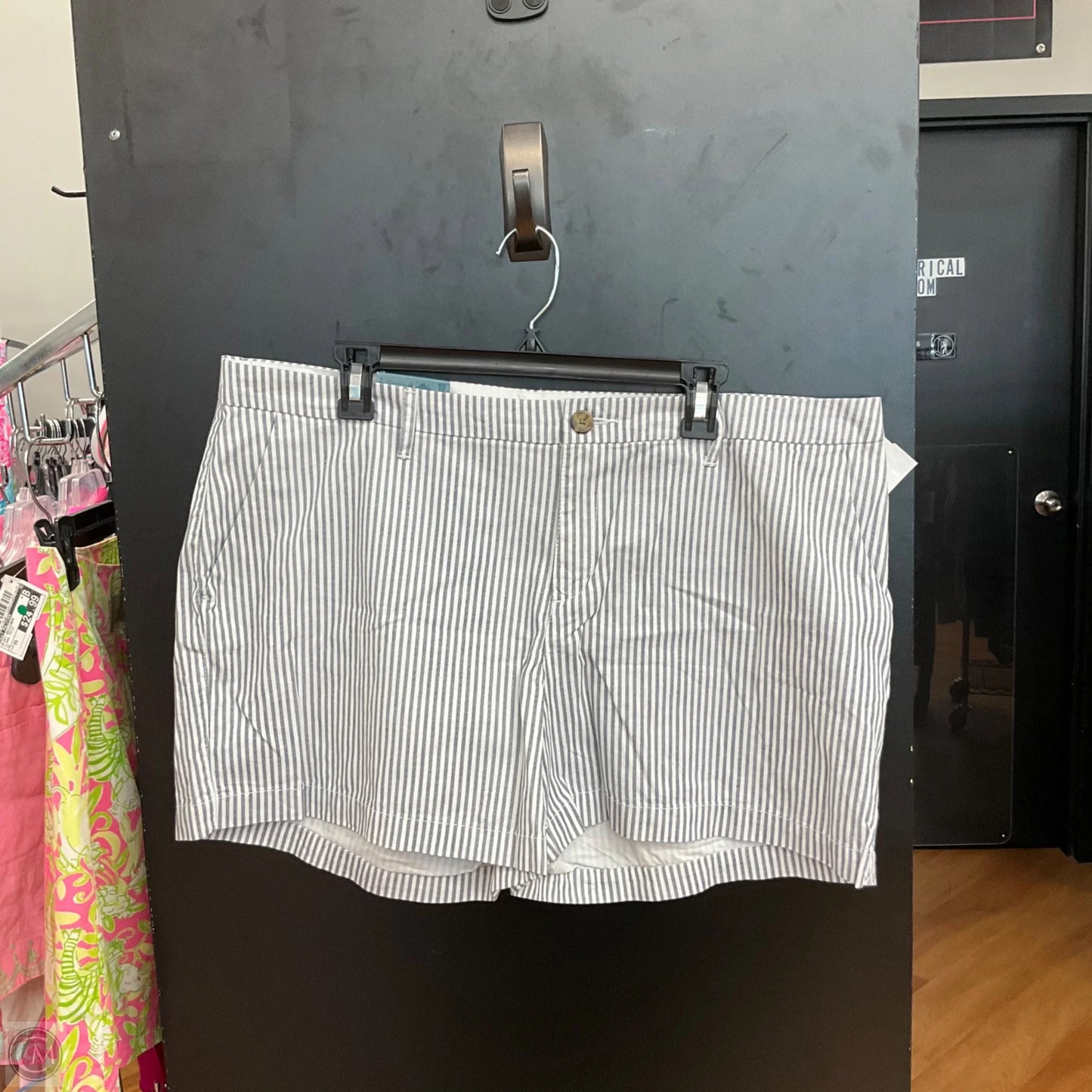 Shorts By Old Navy In Striped Pattern, Size: 16