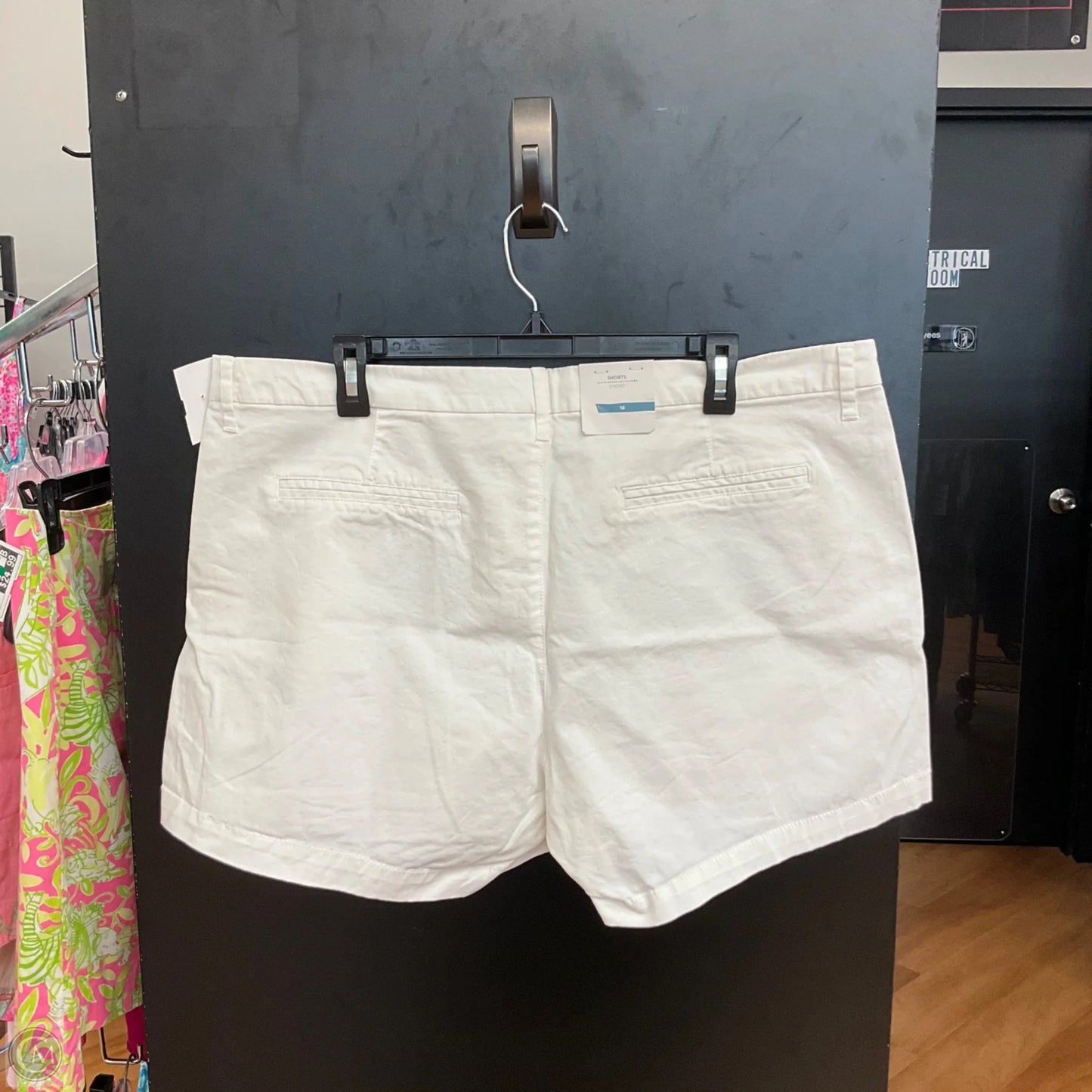 Shorts By Old Navy In White, Size: 16