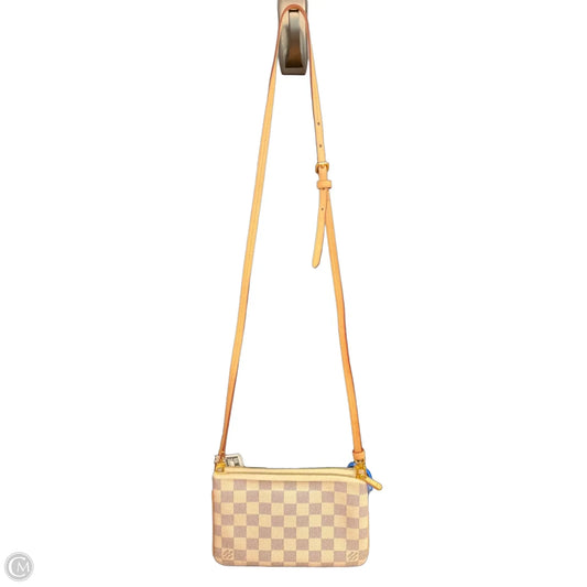 Crossbody Luxury Designer By Louis Vuitton, Size: Medium