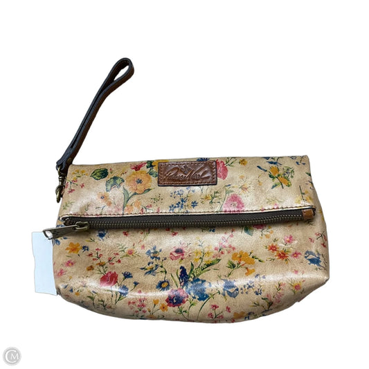 Wristlet Designer By Patricia Nash, Size: Medium