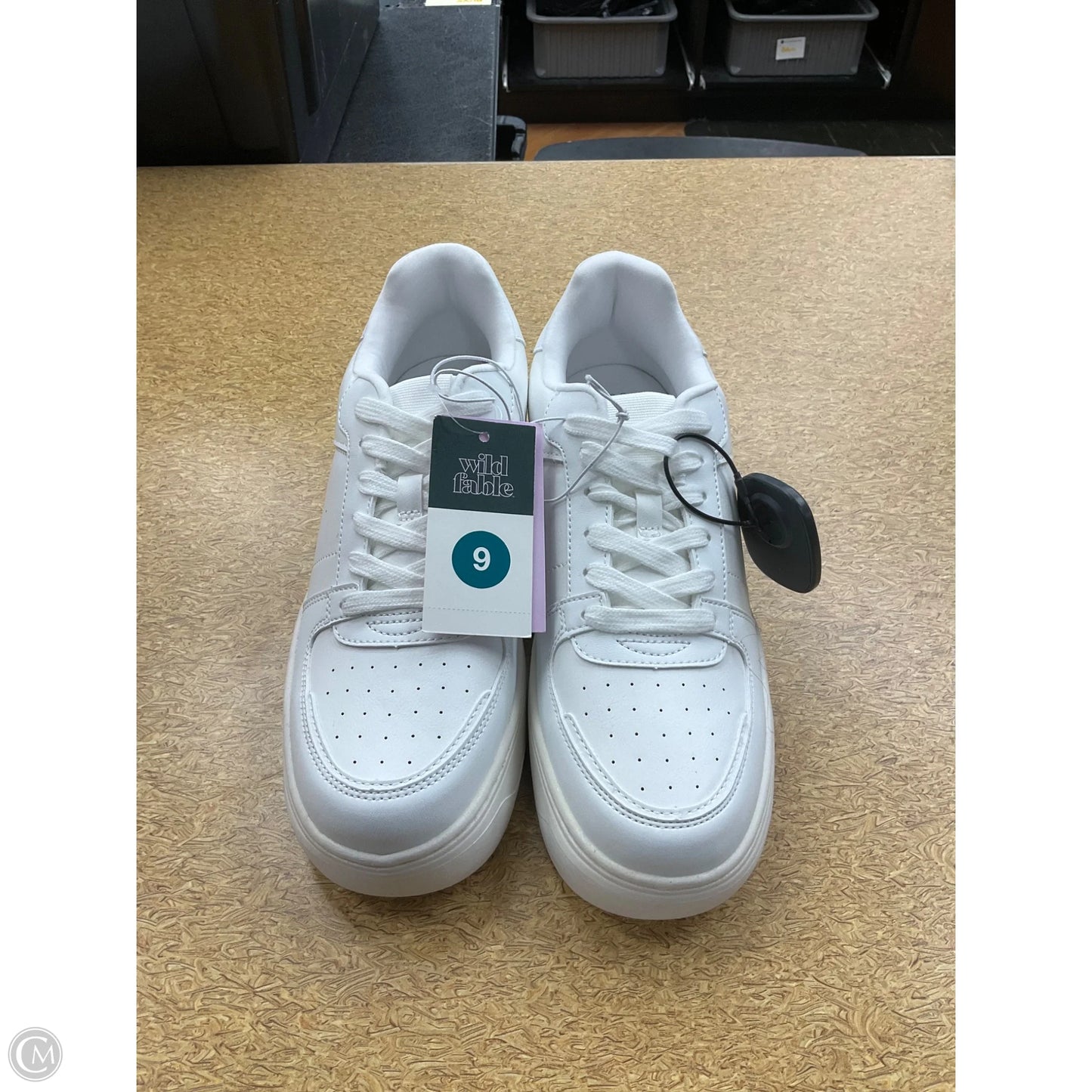Shoes Sneakers By Wild Fable In White, Size: 9