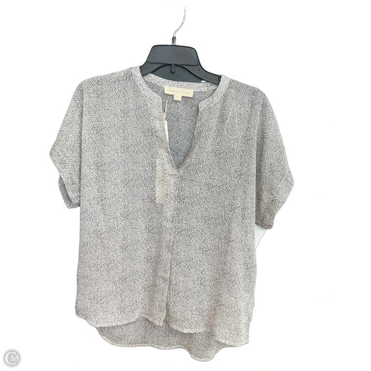 Top Short Sleeve By Love Stitch In Black, Size: M
