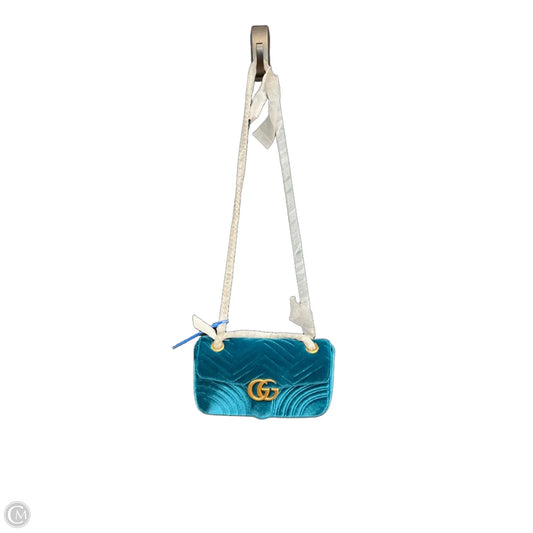 Crossbody Luxury Designer By Gucci, Size: Medium
