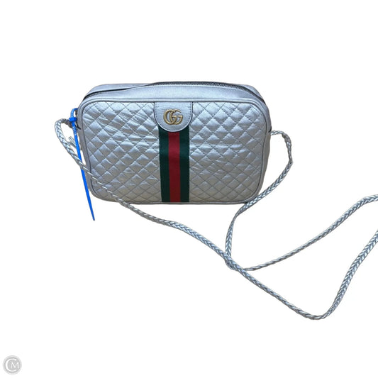 Crossbody Luxury Designer By Gucci, Size: Medium