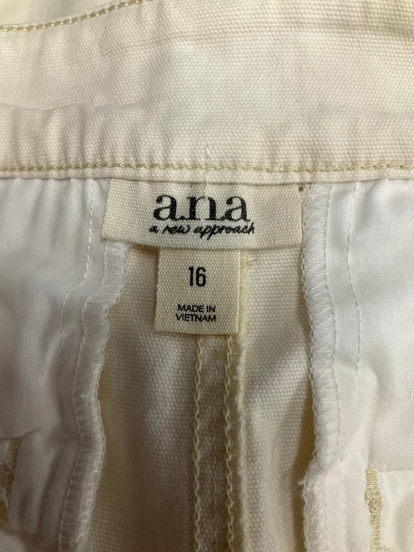 Cream Denim Shorts Ana, Size 16