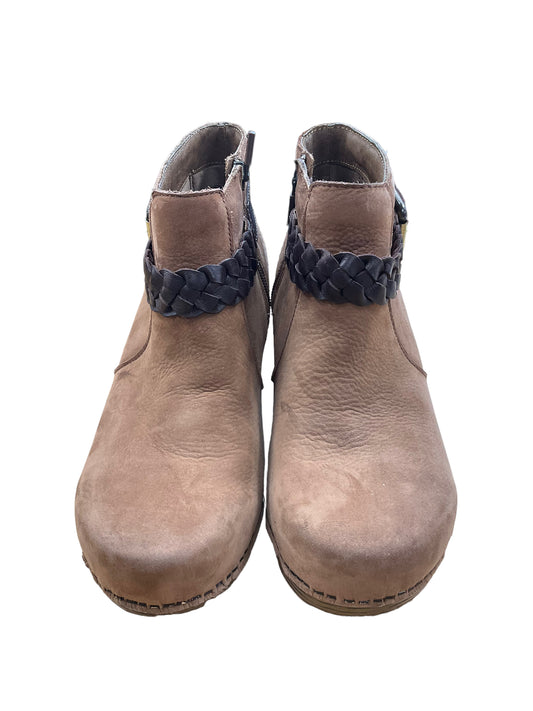 Boots Ankle Flats By Dansko  Size: 9