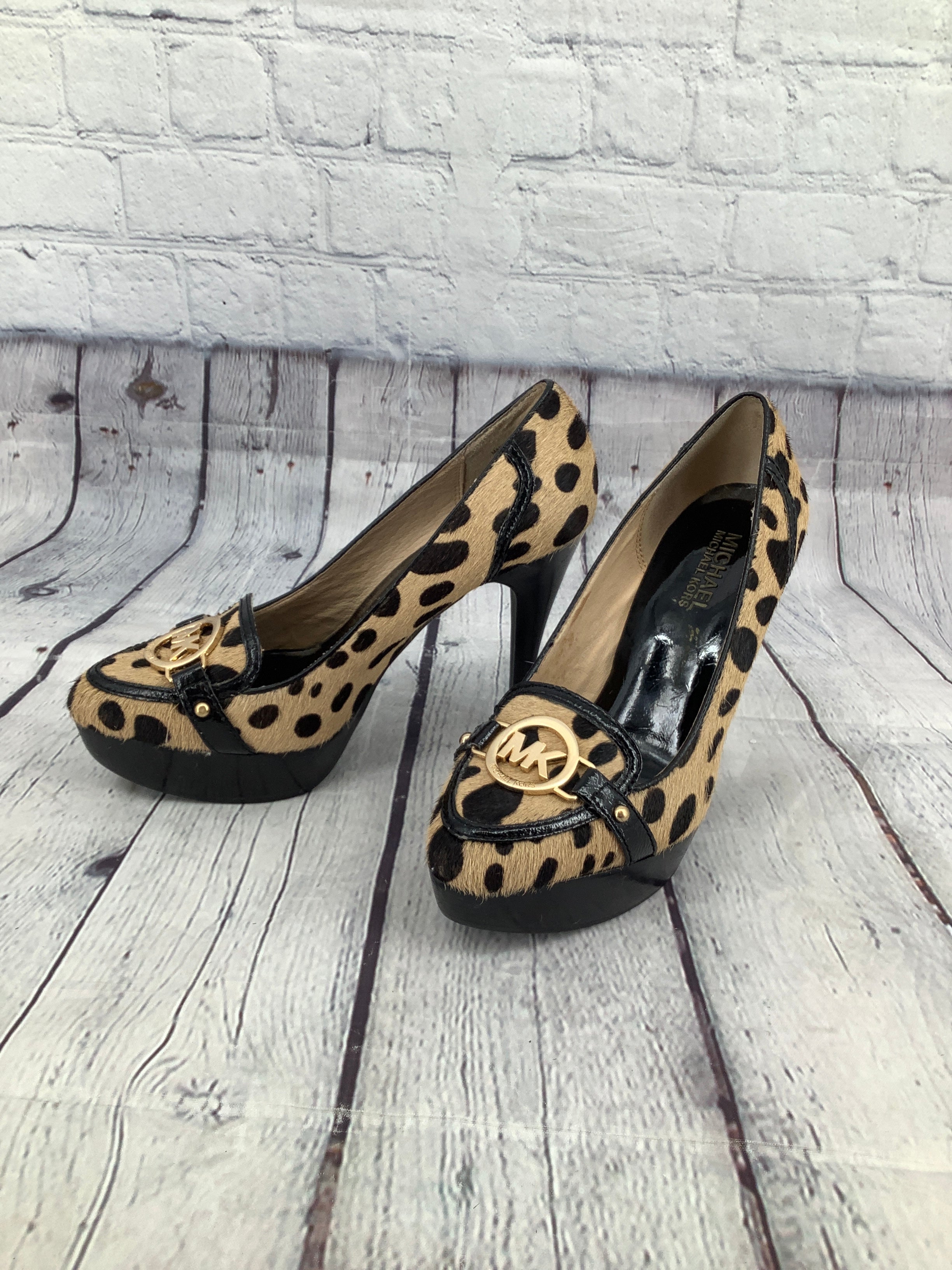 Michael kors best sale animal print heels